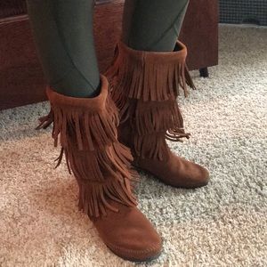 Minnetonka Moccasin 3 layer fringe boots